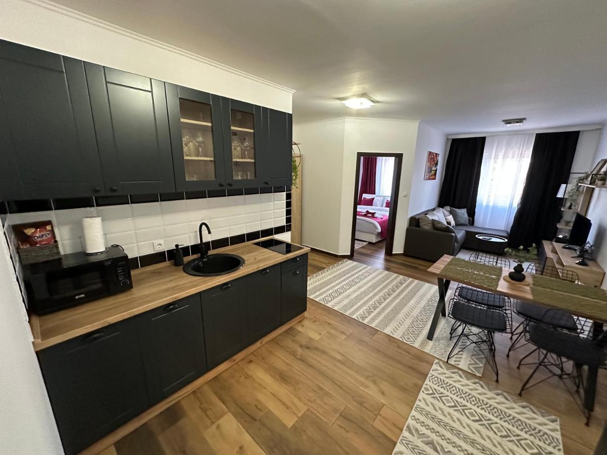 Sky Lux Apartmani Surčin Dış mekan fotoğraf