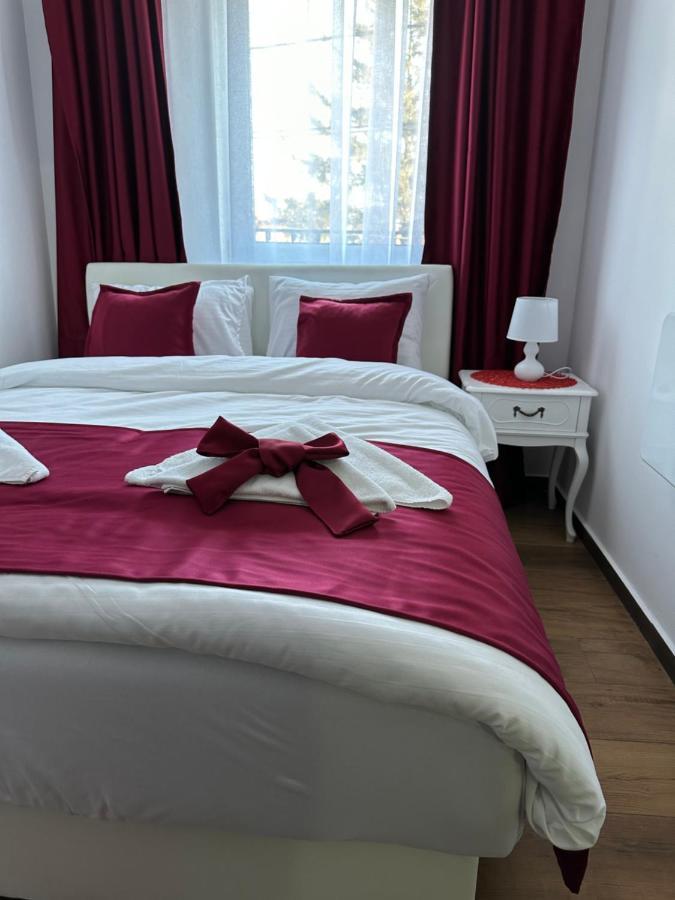 Sky Lux Apartmani Surčin Dış mekan fotoğraf