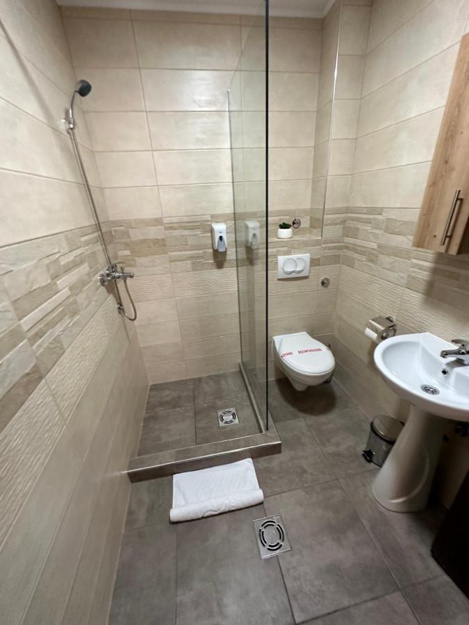 Sky Lux Apartmani Surčin Dış mekan fotoğraf