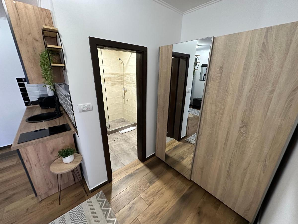 Sky Lux Apartmani Surčin Dış mekan fotoğraf