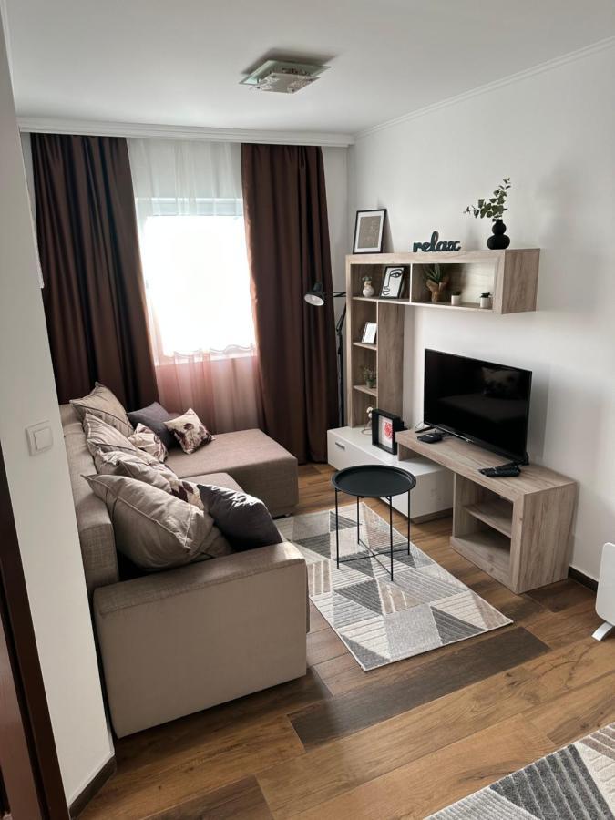 Sky Lux Apartmani Surčin Dış mekan fotoğraf