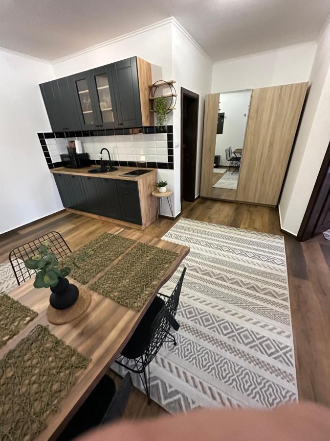 Sky Lux Apartmani Surčin Dış mekan fotoğraf
