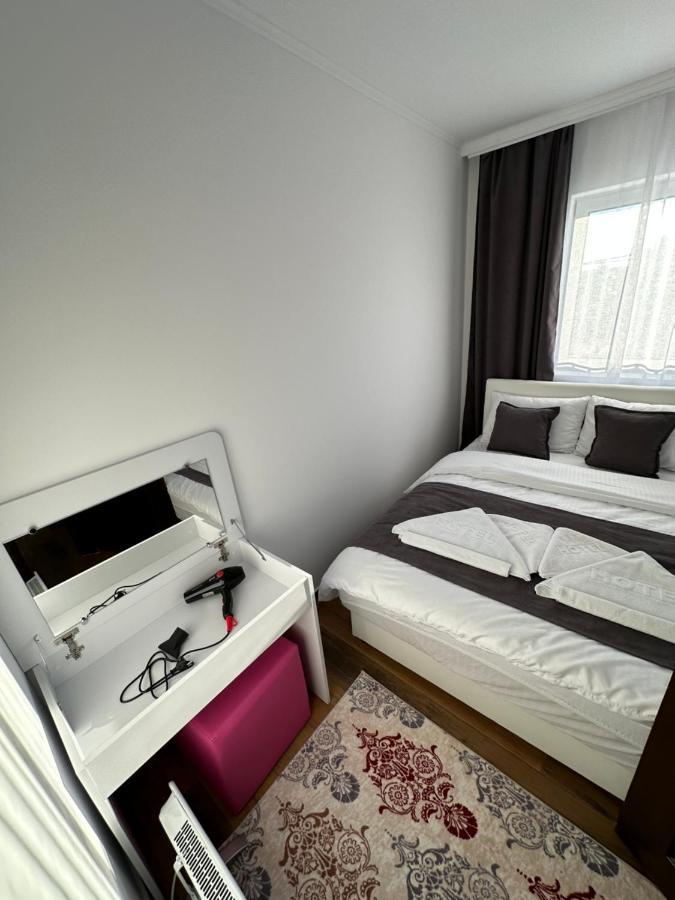 Sky Lux Apartmani Surčin Dış mekan fotoğraf