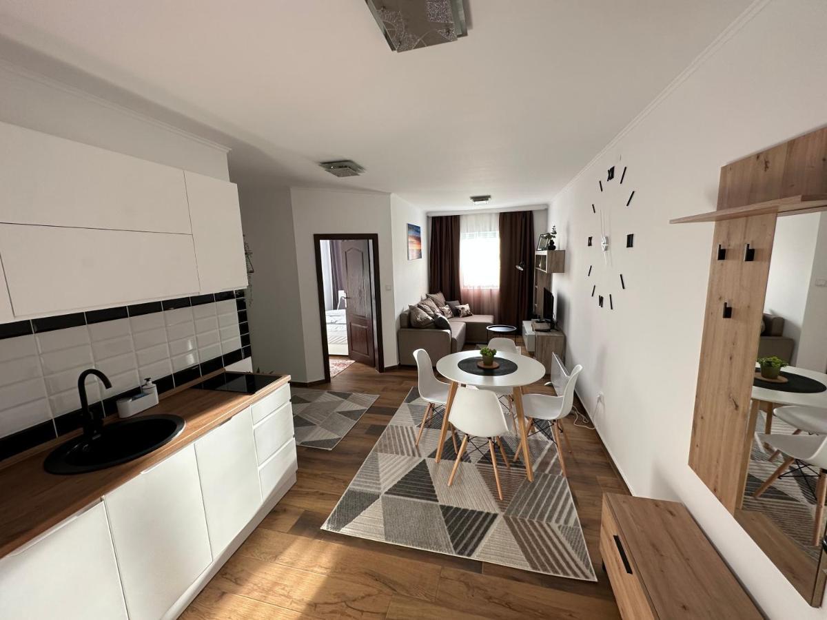 Sky Lux Apartmani Surčin Dış mekan fotoğraf